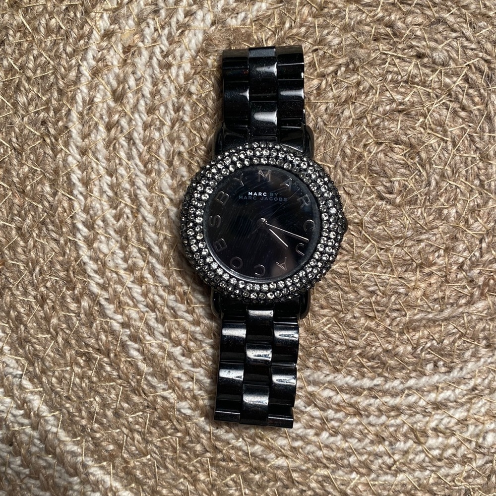 Marc Jacobs black watch with additional links